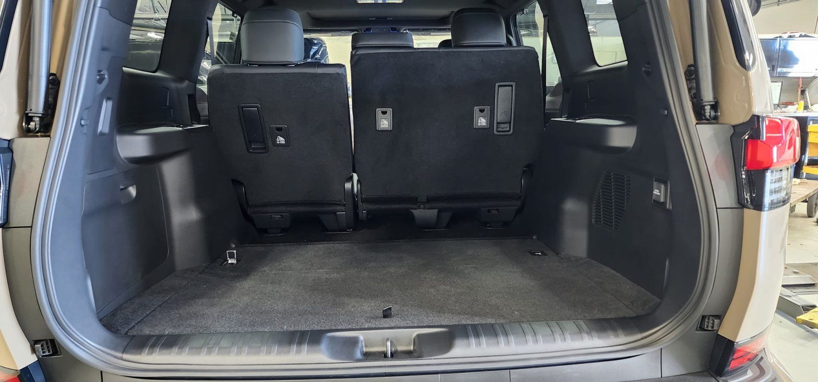 LexusGX_5_Seat.jpg