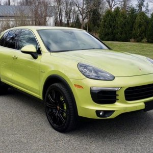 2015 Porsche Cayenne S E-hybrid.jpeg