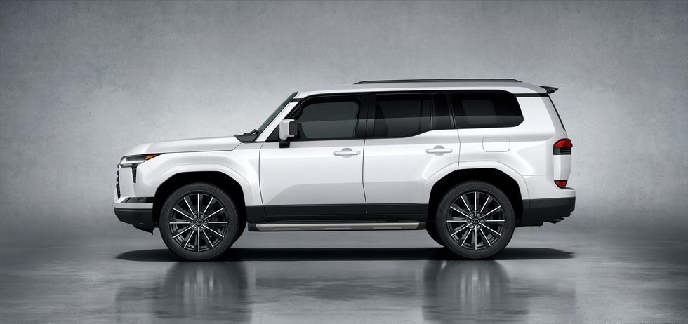 2024-lexus-gx-colors-white.jpg