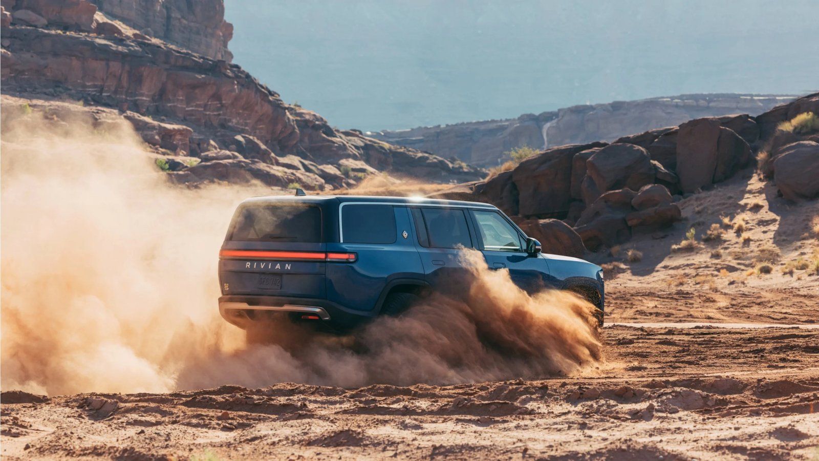 rivian-r1s.jpg